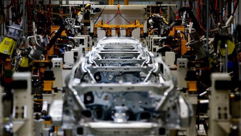 Alman Otomotiv Sektöründe Komuta Kıran Gelişmeler: Tedarik Krizi ve Enerji Maliyetleriyle Artan Zorluklar
