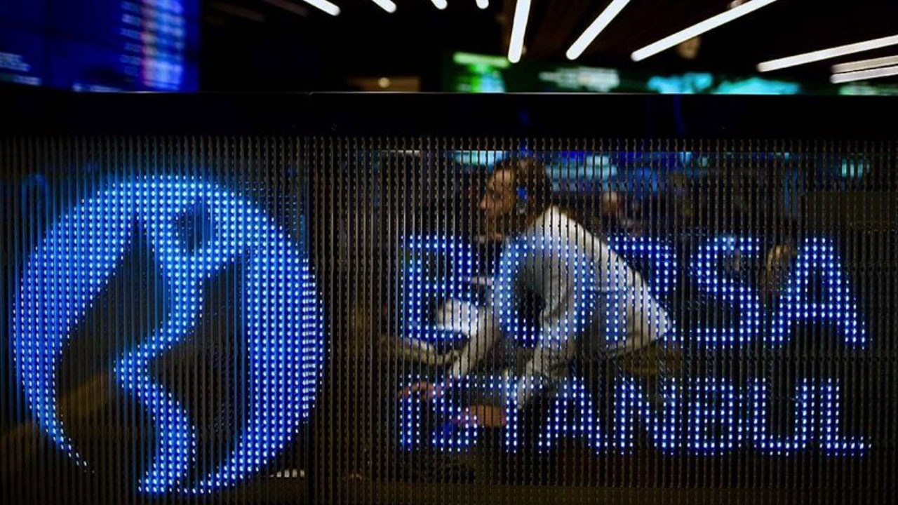 BIST-100 Yükselişine Devam Ediyor: Rekor Seviye ve Piyasa Hareketleri