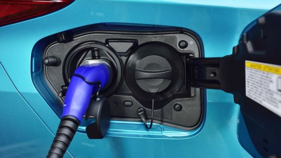 Küresel Elektrikli Araç Pazarında Nisan Değişimleri: Bölgesel Farklılıklar ve İhracatın Yükselişi