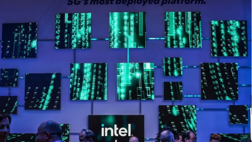 ABDli Liderin Teknoloji Hikayesi: Çip Endüstrisinde Yerli Üretim Stratejisi ve Intel İşbirliği