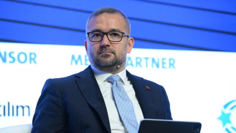 BIS Yıllık Konferansında TCMB Başkanı Karahan’ın Bölünmüş Küresel Ekonomide Tasarruf ve İletişim Yaklaşımı
