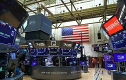 Dow Jones ve Petrol Piyatlarında Dalgalanma: Mutabakat ve Faiz Beklentileri Tozlanıyor