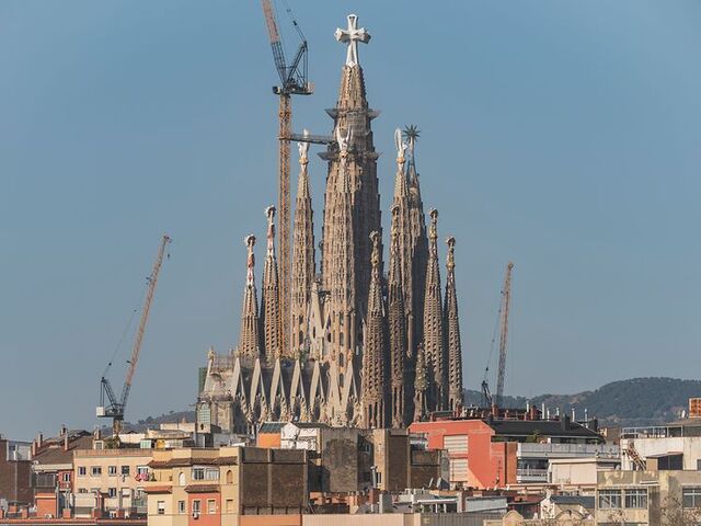 Sagrada Familia'da Yapısal Dönüm Noktası: LOCTITE EA 9497 ile Taş ve Çelik Birlikteliği