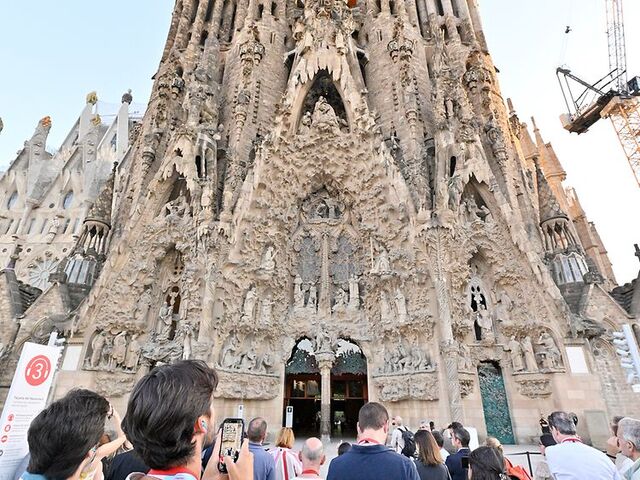 Sagrada Familia'da Yapısal Dönüm Noktası: LOCTITE EA 9497 ile Taş ve Çelik Birlikteliği