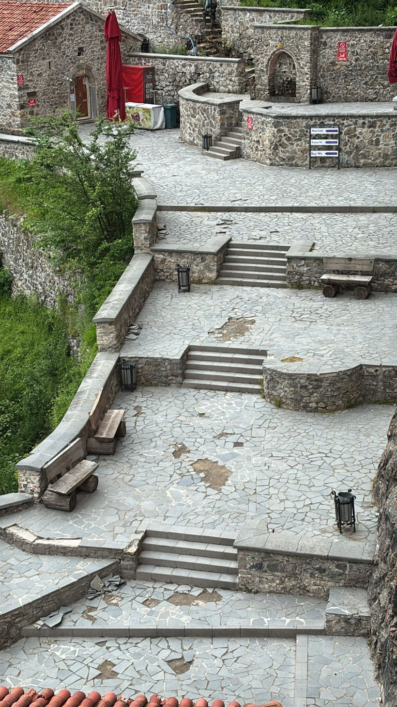 Sümela Manastırı'ndaki Bakım ve Güvenlik Çalışmalarının İlk Eseri Tamamlandı