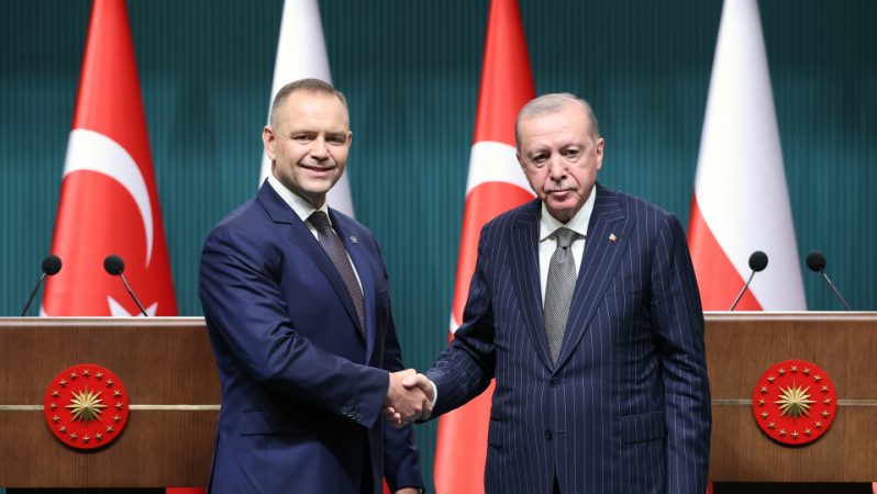 Türkiye-Polonya Başbaşa Görüşmesi: Stratejik İşbirliği ve Bölgesel Gündemler