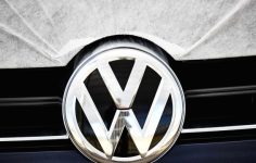 Volkswagen T-Roc Cabriolet ve Fabrika Geleceği: İstihdam ve Savunma Sanayisiyle Görüşmeler